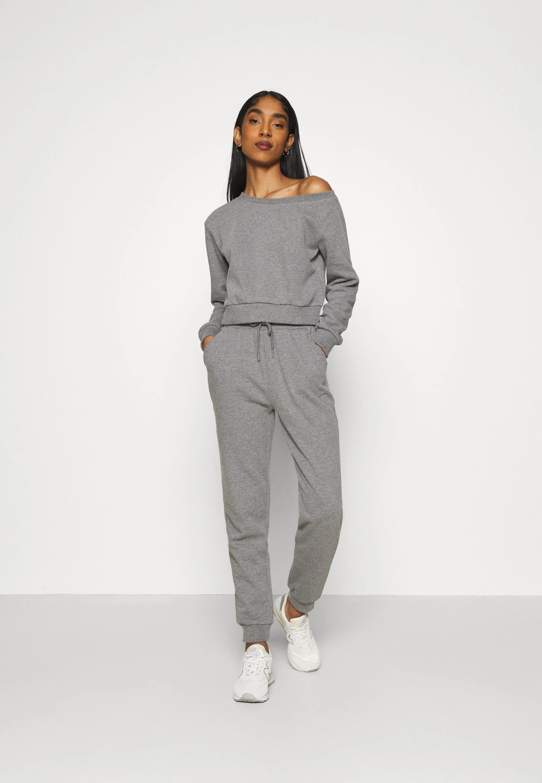 Even&Odd Off Shoulder&Jogger Set - Sweatshirt - Mottled Grey 4 Even&Odd Off Shoulder&Jogger Set - Sweatshirt - Mottled Grey – Image 2