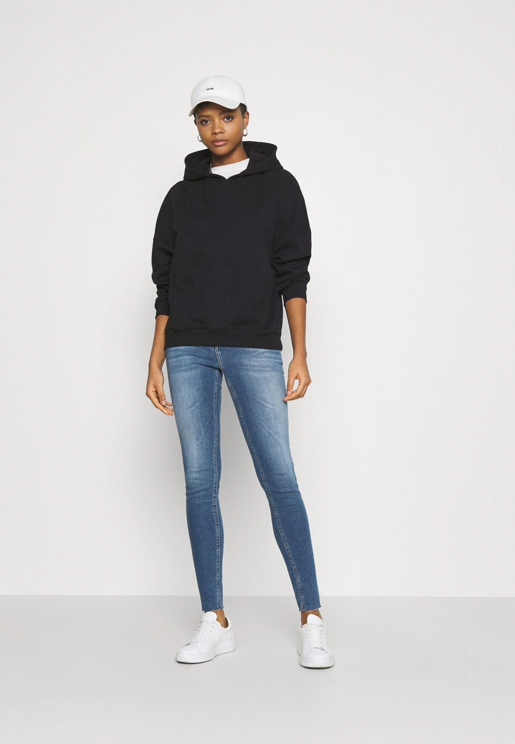 Even&Odd Hoodie Long Without Drawcord And Pocket - Sweat À Capuche - Black 4 Even&Odd Hoodie Long Without Drawcord And Pocket - Sweat À Capuche - Black – Image 2