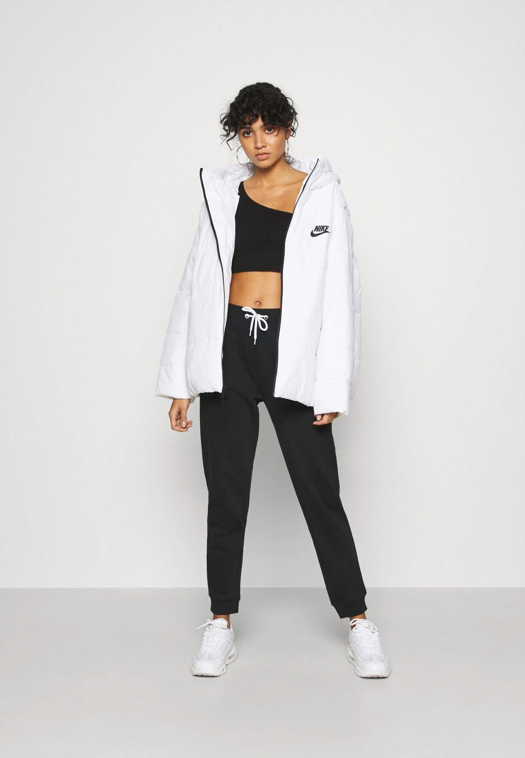 Even&Odd Regular Fit Jogger With Contrast - Pantalon De Survêtement - Black 3 Even&Odd Regular Fit Jogger With Contrast - Pantalon De Survêtement - Black – Image 2