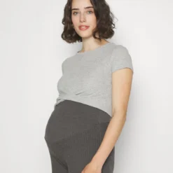 2 Pack - T-Shirt Imprimé - Black/Mottled Grey -Even&Odd Soldes 13a0c9af9fdb43de9728a4264d128211 scaled