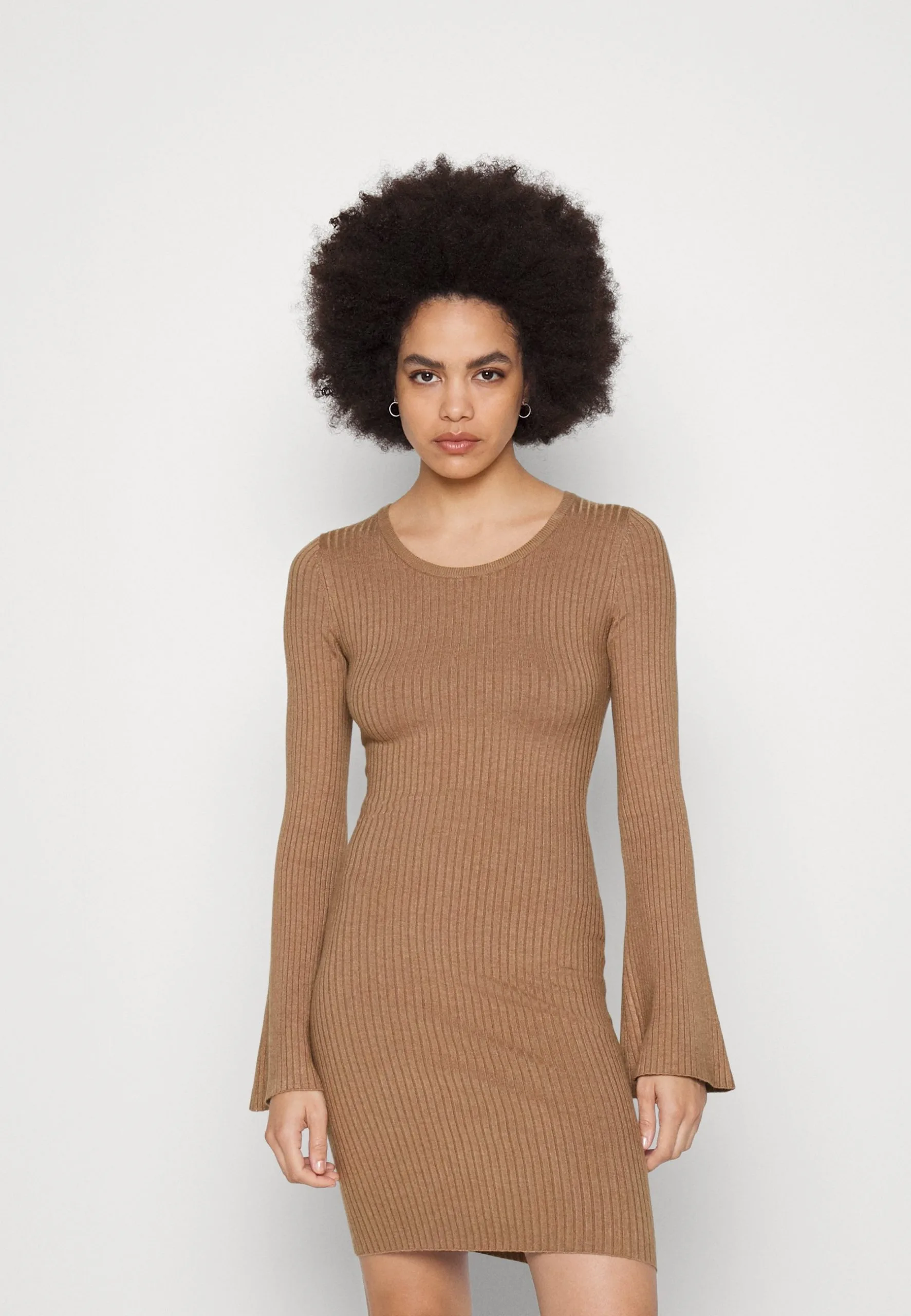 Even&Odd Knit Loose Fit Flared Sleeves Dress - Robe Pull - Camel 3 Even&Odd Knit Loose Fit Flared Sleeves Dress - Robe Pull - Camel