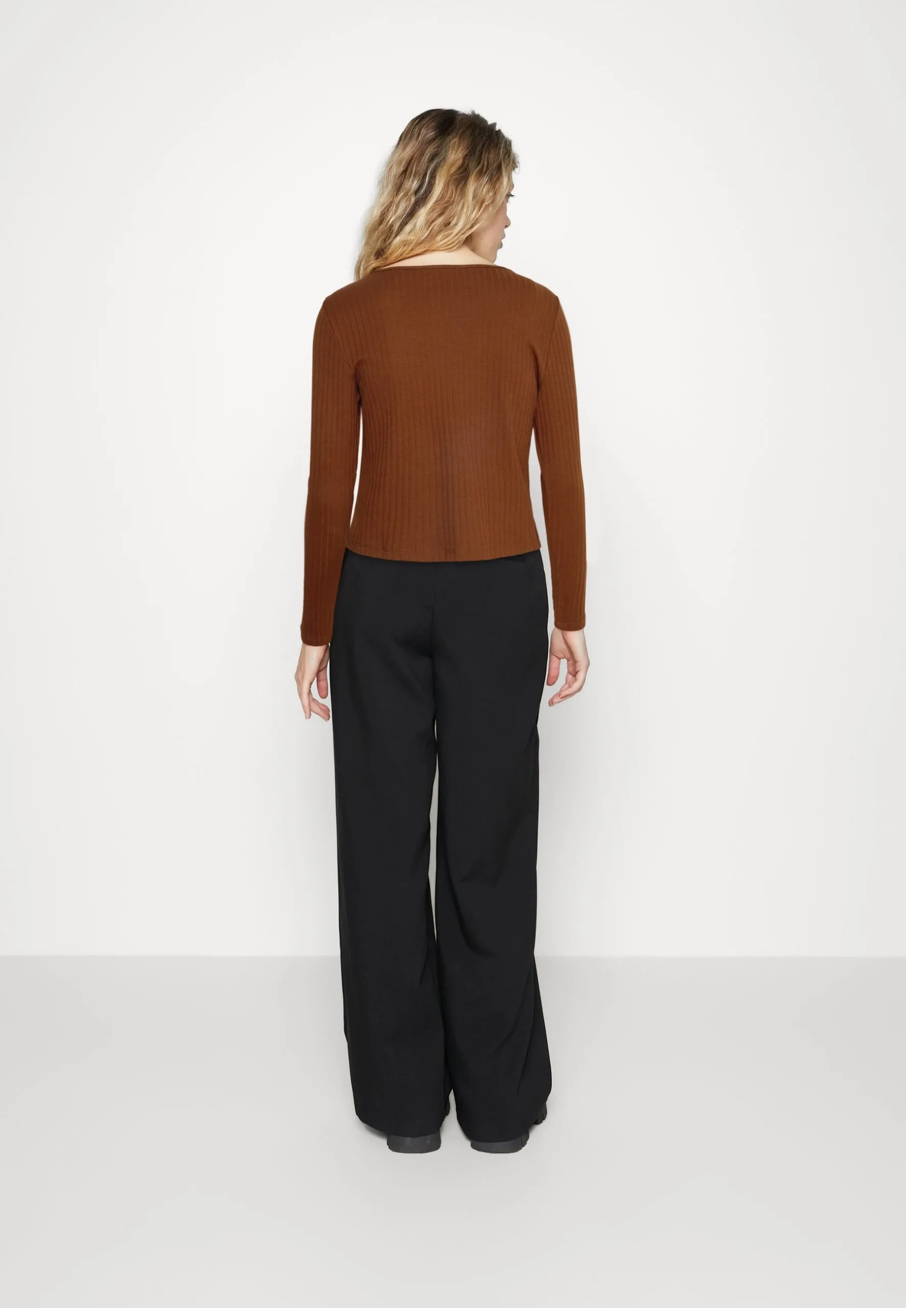 Even&Odd Gilet - Brown 5 Even&Odd Gilet - Brown – Image 3