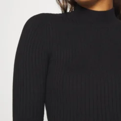 Even&Odd T-Shirt Basique - Black -Even&Odd Soldes 1bff439f122e415cbe845ab7e3d58d1a scaled