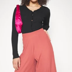 Pantalon Classique - Red -Even&Odd Soldes 1c25bfa6f6264dc7a742deb15c9f3c07 scaled