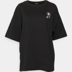 Even&Odd Liz Keep Growing Mascot / 802 - Black - T-Shirt Imprimé - 802 - Black -Even&Odd Soldes 1cb462d7cf0a4df9b133af66f898f5e8 scaled