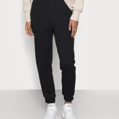 2 Pack - Pantalon De Survêtement - White/Black 13 2 Pack - Pantalon De Survêtement - White/Black -Even&Odd Soldes 1fc60472cf90448d86fc697fb91aa947 scaled