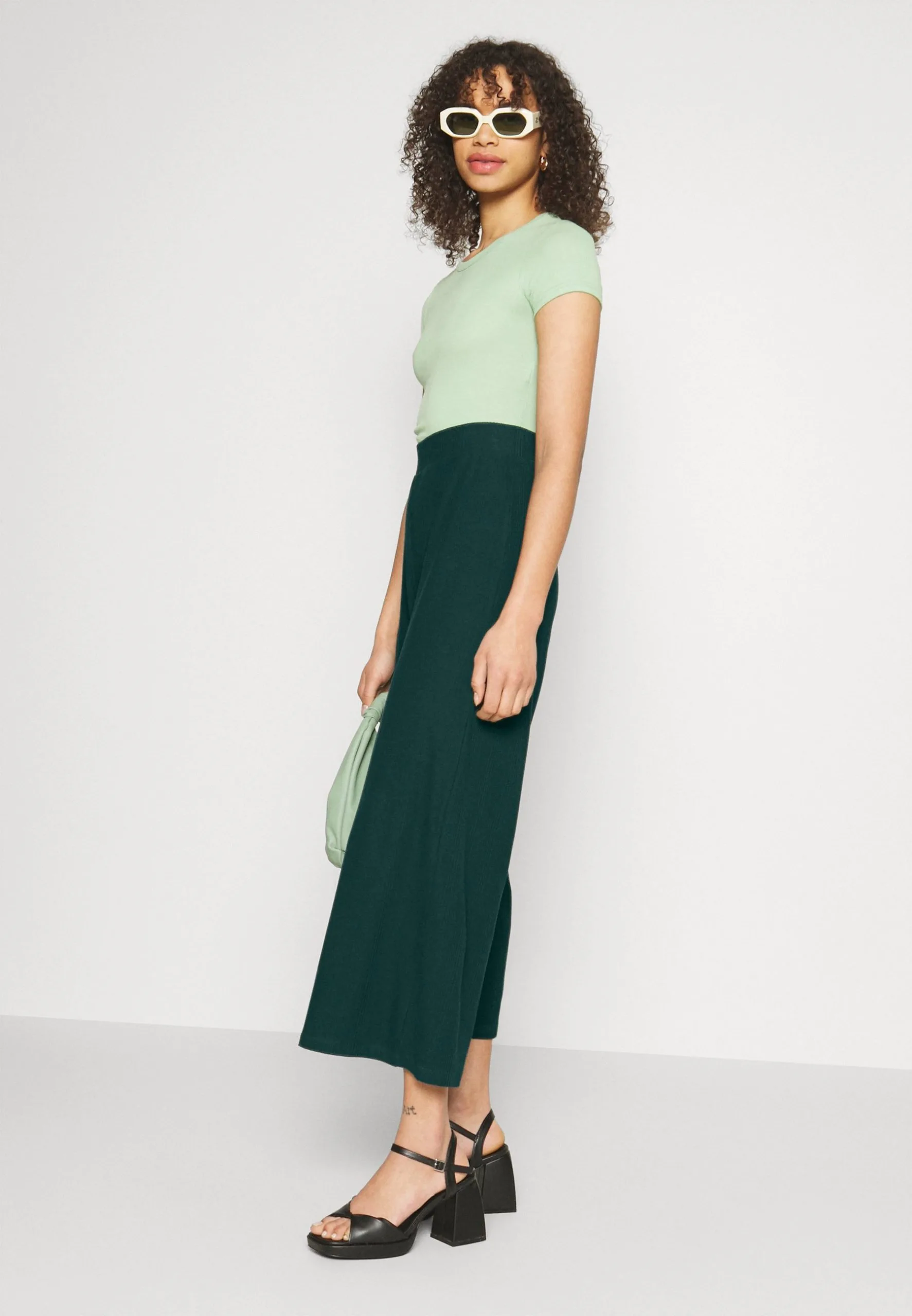 Pantalon Classique - Evergreen 6 Pantalon Classique - Evergreen – Image 4