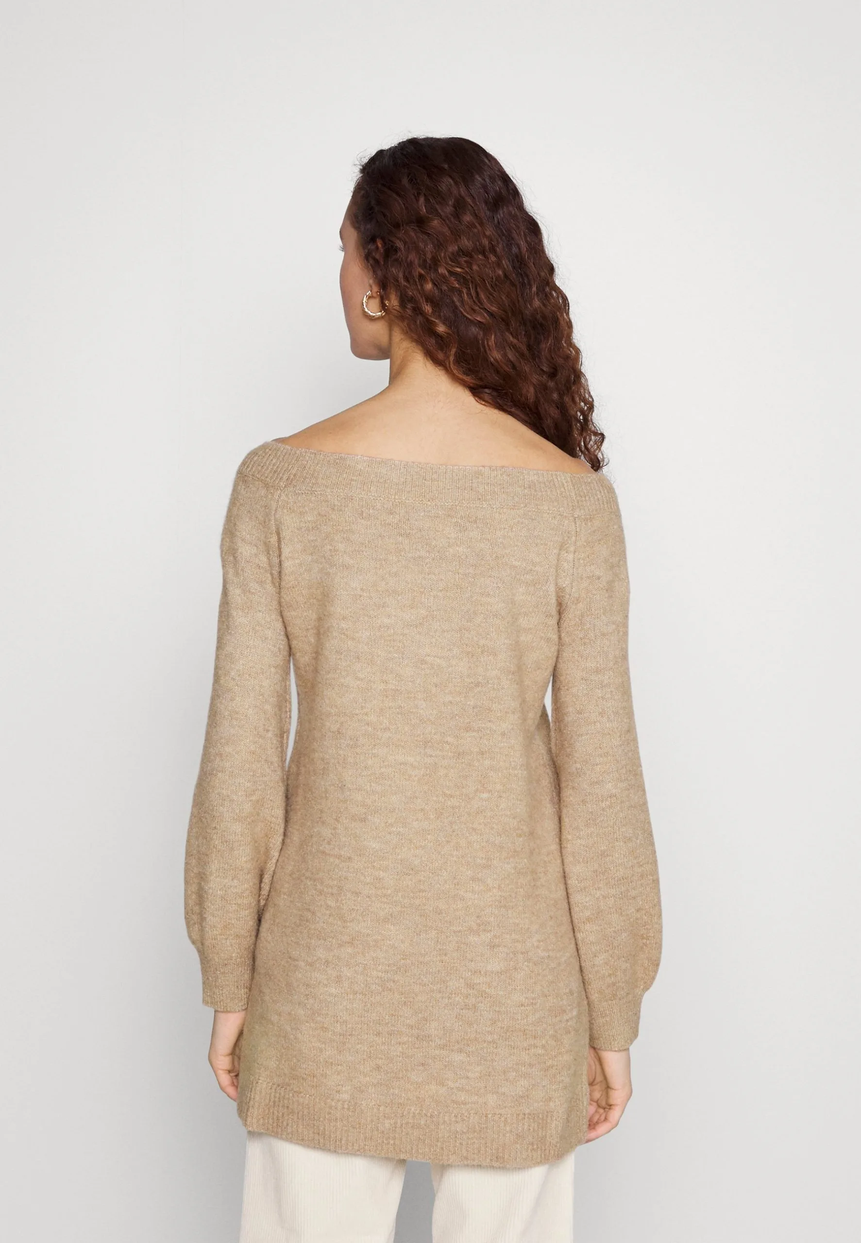 Even&Odd Schulterfrei Mini Strickkleid - Robe Pull - Camel 4 Even&Odd Schulterfrei Mini Strickkleid - Robe Pull - Camel – Image 3