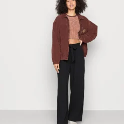 Even&Odd Belt Detail Wide Leg Pants - Pantalon Classique - Black -Even&Odd Soldes 31a7071effa04730a2e07f1b981293ae scaled