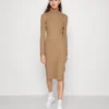 Even&Odd Rollkragen Bodycon Ripp Midi Strickkleid - Robe Fourreau - Camel -Even&Odd Soldes 36581d7eb53c49bdac80c0570448875b scaled