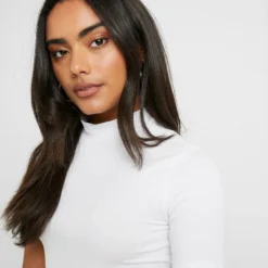 2Er Pack - T-Shirt Basique - White/Black -Even&Odd Soldes 3693fd3521464c3fb15414818c76686e scaled