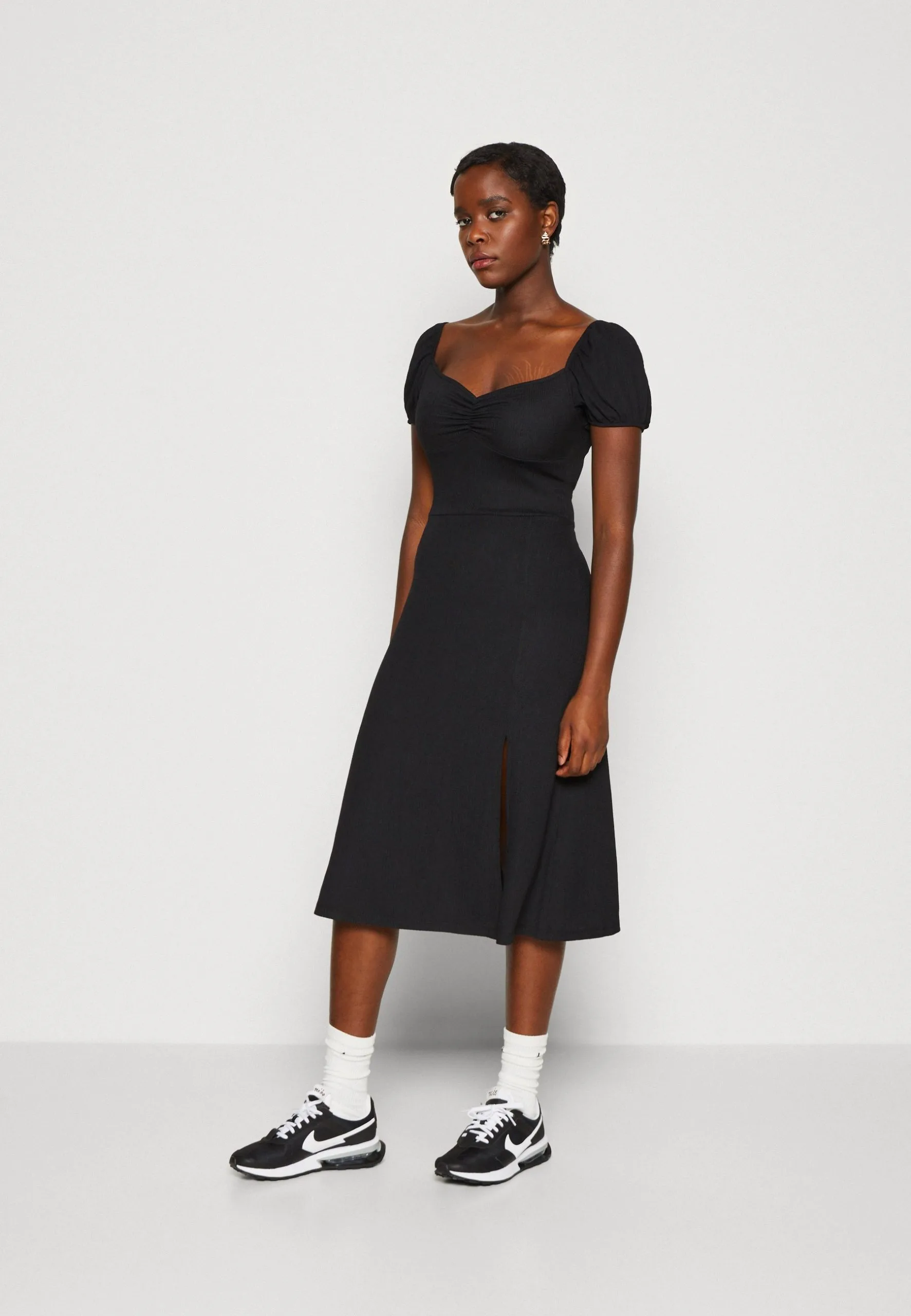 Even&Odd Robe De Jour - Black 5 Even&Odd Robe De Jour - Black – Image 3