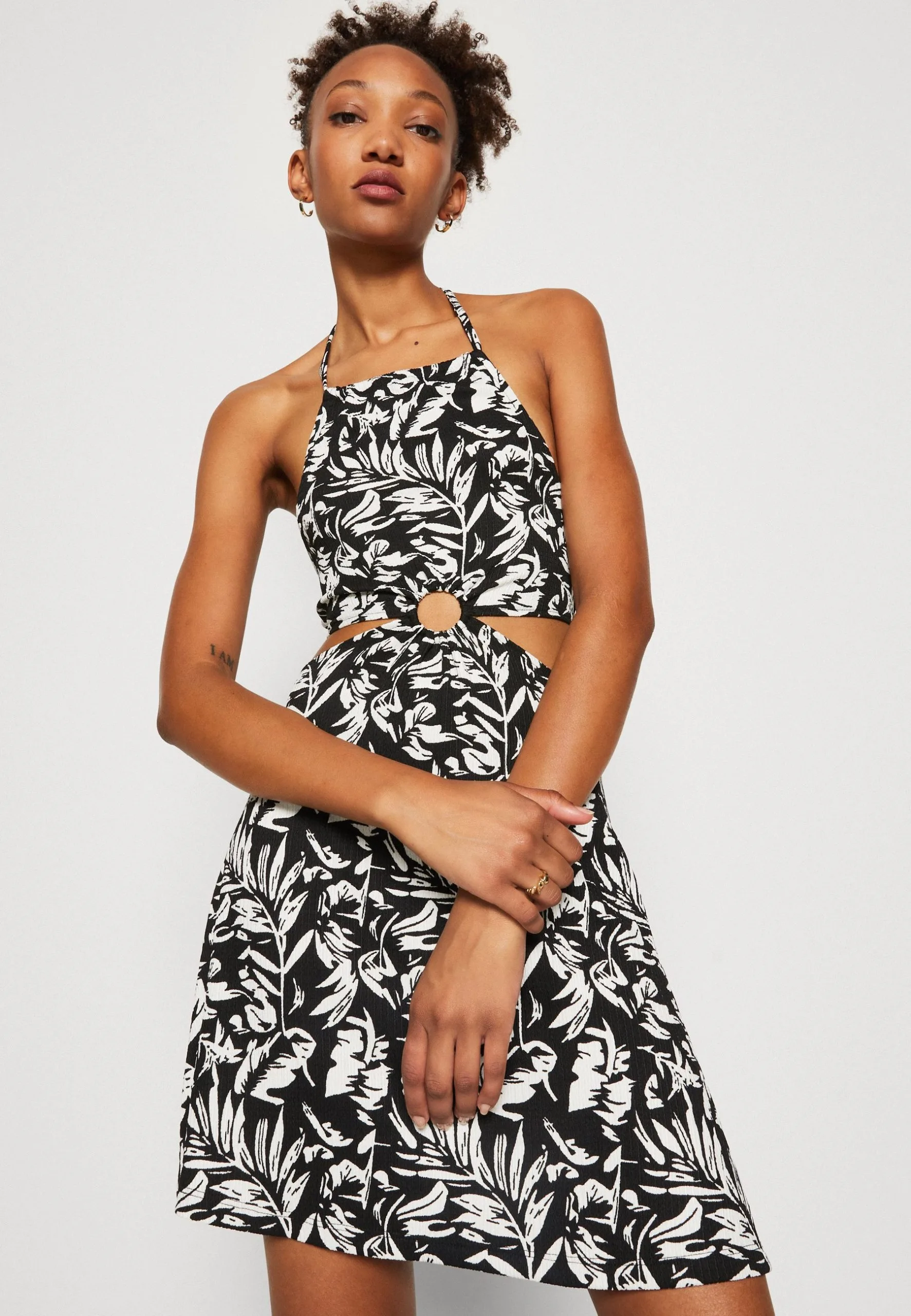 Even&Odd Robe De Jour - Black White 6 Even&Odd Robe De Jour - Black White – Image 4