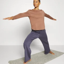 Loose Long Sleeves - T-Shirt À Manches Longues - Light Brown 11 Loose Long Sleeves - T-Shirt À Manches Longues - Light Brown -Even&Odd Soldes 57e2cf93995246ad9d9a79d1c07b9e9c scaled