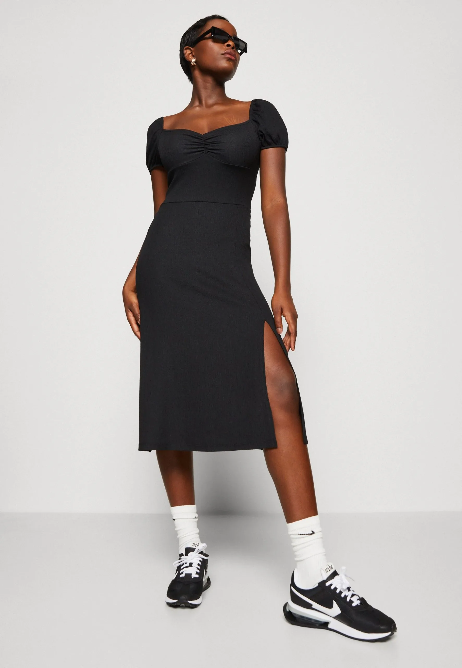 Even&Odd Robe De Jour - Black 8 Even&Odd Robe De Jour - Black – Image 6