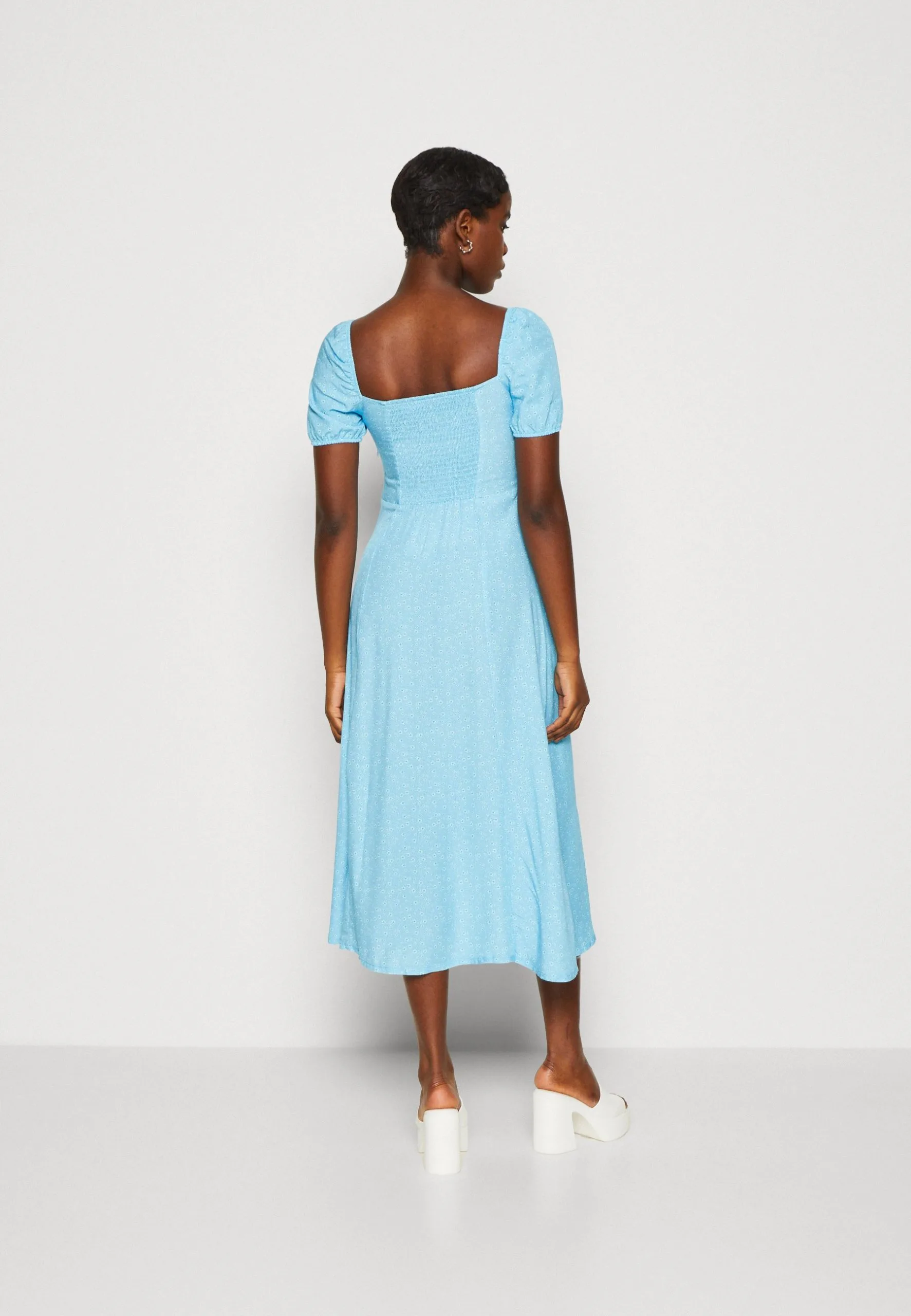 Even&Odd Robe De Jour - Light Blue/White 5 Even&Odd Robe De Jour - Light Blue/White – Image 3