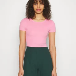 T-Shirt Basique - Pink/Green -Even&Odd Soldes 6e87f9358ffc4a09bcdebac201bbb3b3 scaled