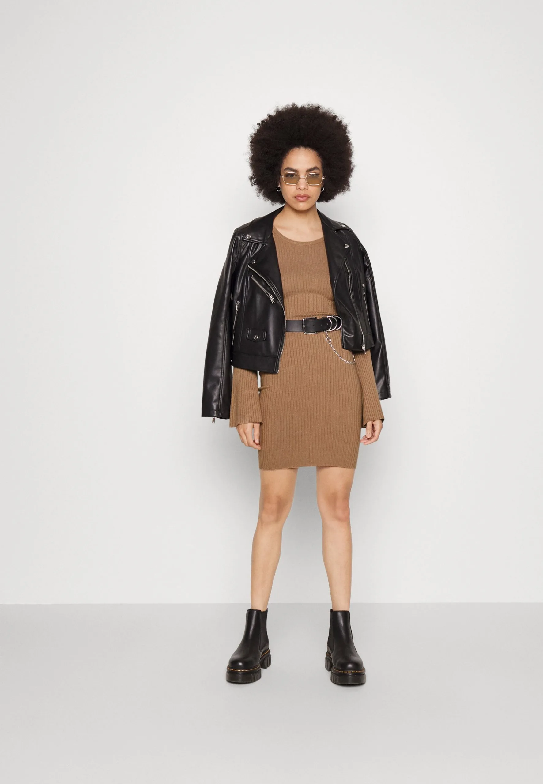 Even&Odd Knit Loose Fit Flared Sleeves Dress - Robe Pull - Camel 4 Even&Odd Knit Loose Fit Flared Sleeves Dress - Robe Pull - Camel – Image 2