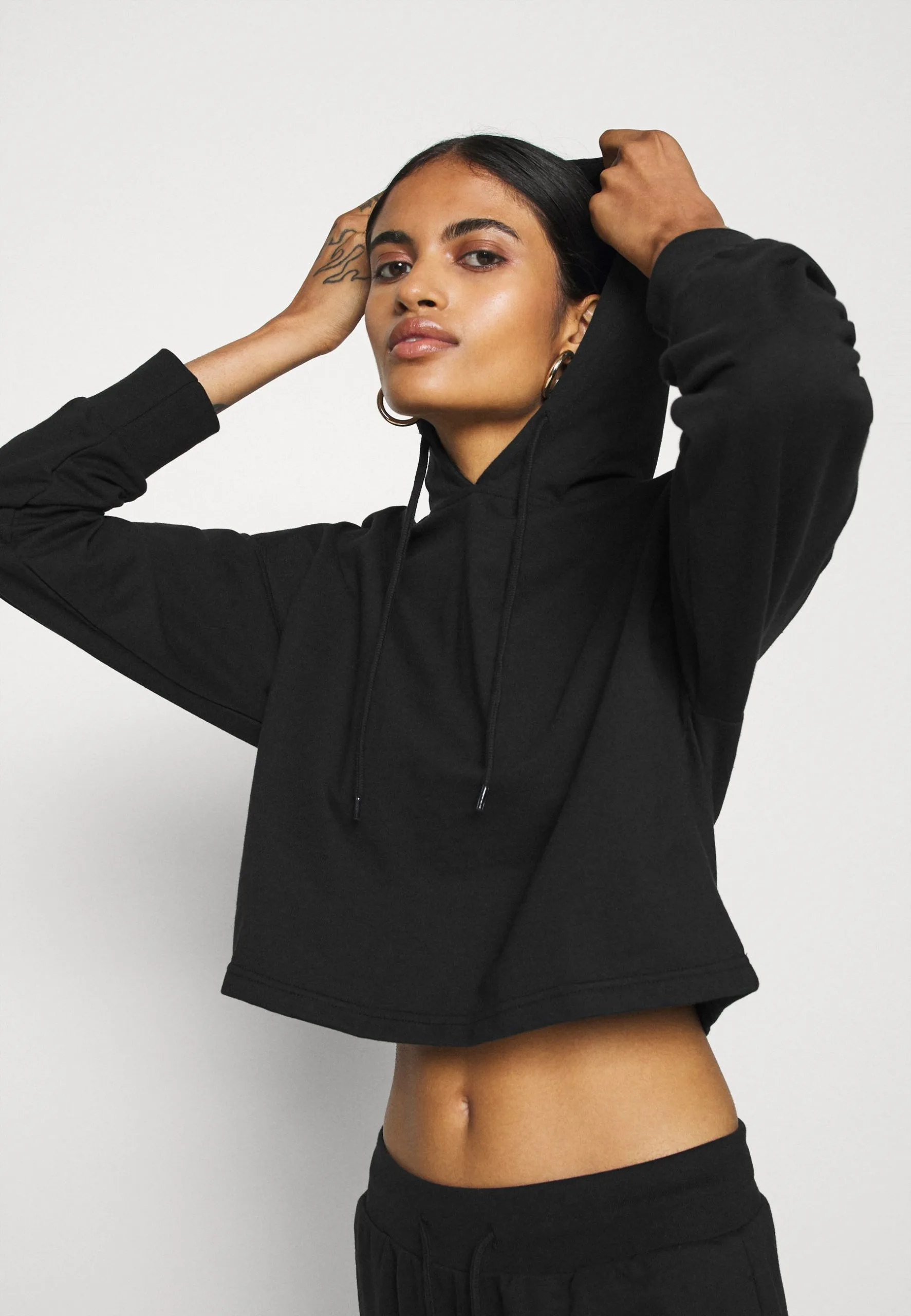 Even&Odd Sweat À Capuche - Black 6 Even&Odd Sweat À Capuche - Black – Image 4