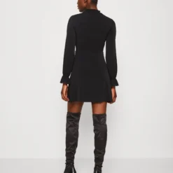 Even&Odd Rushed Neckline Flowy Long Sleeves - Robe En Jersey - Black -Even&Odd Soldes 732f55fa740544d495a09949ab94ee74 scaled