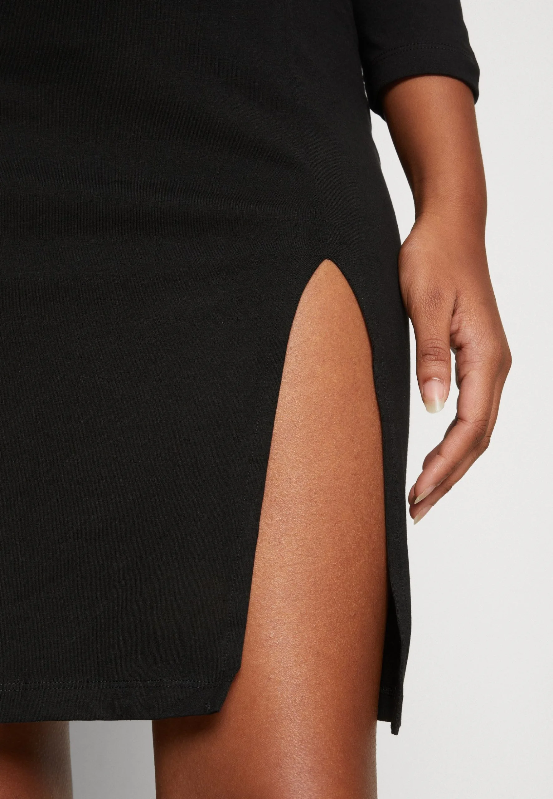 Even&Odd Square Neck Quarter Sleeves Bodycon Mini - Robe En Jersey - Black 8 Even&Odd Square Neck Quarter Sleeves Bodycon Mini - Robe En Jersey - Black – Image 6