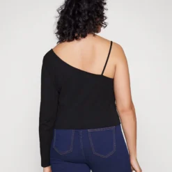 Asymmetrical - T-Shirt À Manches Longues - Black -Even&Odd Soldes 83db21569f314f279de4aba6e02fc6bb scaled