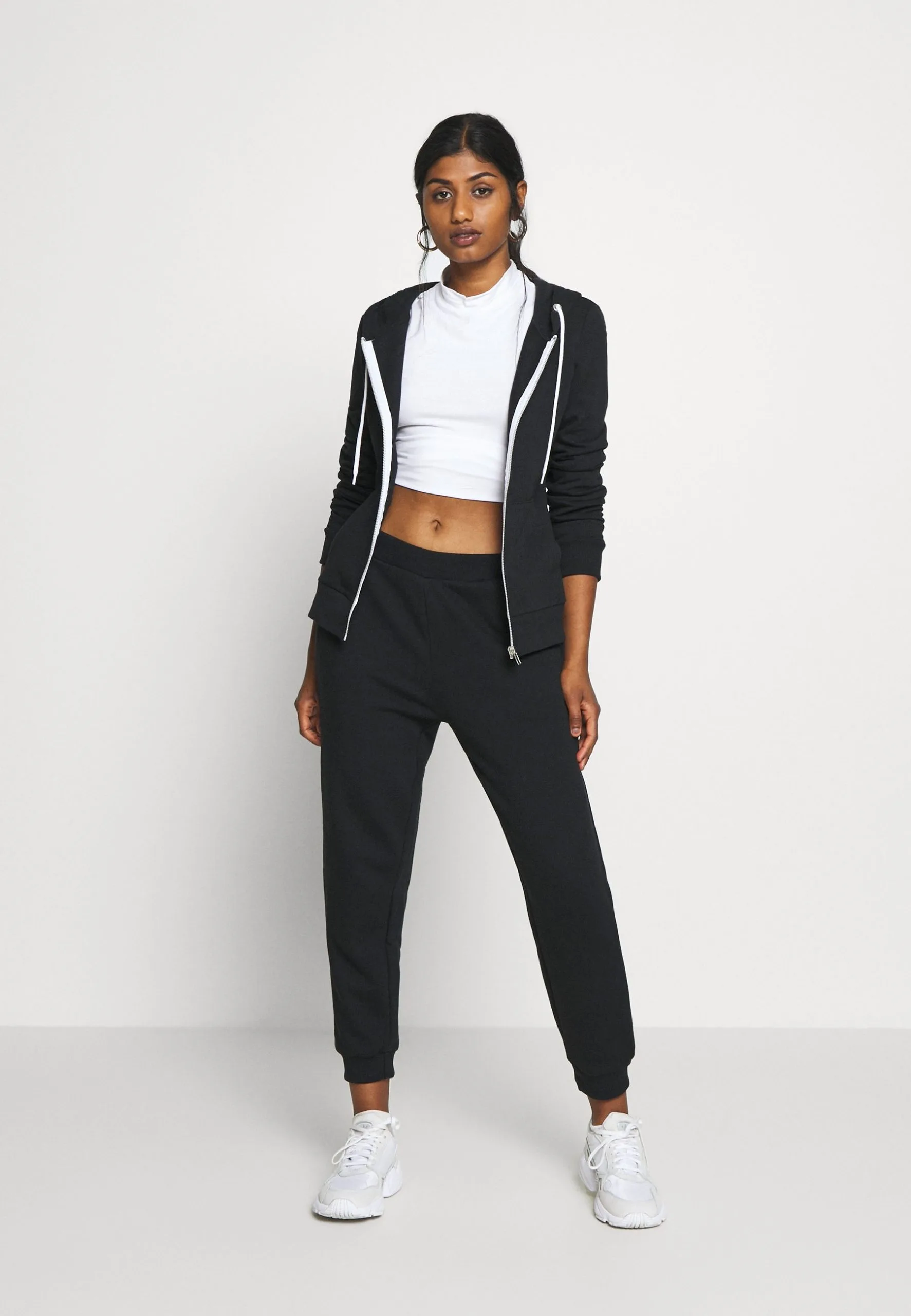 2Pack Regular Fit Joggers - Pantalon De Survêtement - Black/Light Grey 4 2Pack Regular Fit Joggers - Pantalon De Survêtement - Black/Light Grey – Image 2