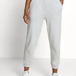 2Pack Regular Fit Joggers - Pantalon De Survêtement - Black/Light Grey 12 2Pack Regular Fit Joggers - Pantalon De Survêtement - Black/Light Grey -Even&Odd Soldes 9244ecf9fb7e4f8890e01ee7a76035b8 scaled