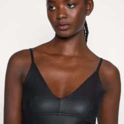 Even&Odd Débardeur - Black -Even&Odd Soldes 9487c67a6c384577b2152d2ef6dc8dcf scaled