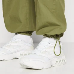 Even&Odd Pantalon Cargo - Khaki 13 Even&Odd Pantalon Cargo - Khaki -Even&Odd Soldes 987674c6de244c15b8fd2037c014f40b scaled