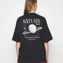 Even&Odd T-Shirt Imprimé - Black 13 Even&Odd T-Shirt Imprimé - Black -Even&Odd Soldes a19e52ba7e984797b34cfefe332a4230 scaled