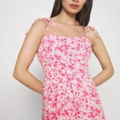 Robe De Jour - White/Red -Even&Odd Soldes a41e55d8b6fc4dca935c6d7d486b9b1a scaled