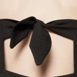 Even&Odd Eo-Ss23-C144-Sj / Strappy V Neck Knot Front Waist Midi Dress / 302 - Red - Robe De Jour - 802 - Black -Even&Odd Soldes a9b77a7984e24b6aa5d9ffe1230c657b scaled