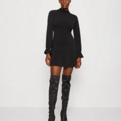 Even&Odd Rushed Neckline Flowy Long Sleeves - Robe En Jersey - Black -Even&Odd Soldes acca0b4811824714a5045c7e43e1128b scaled