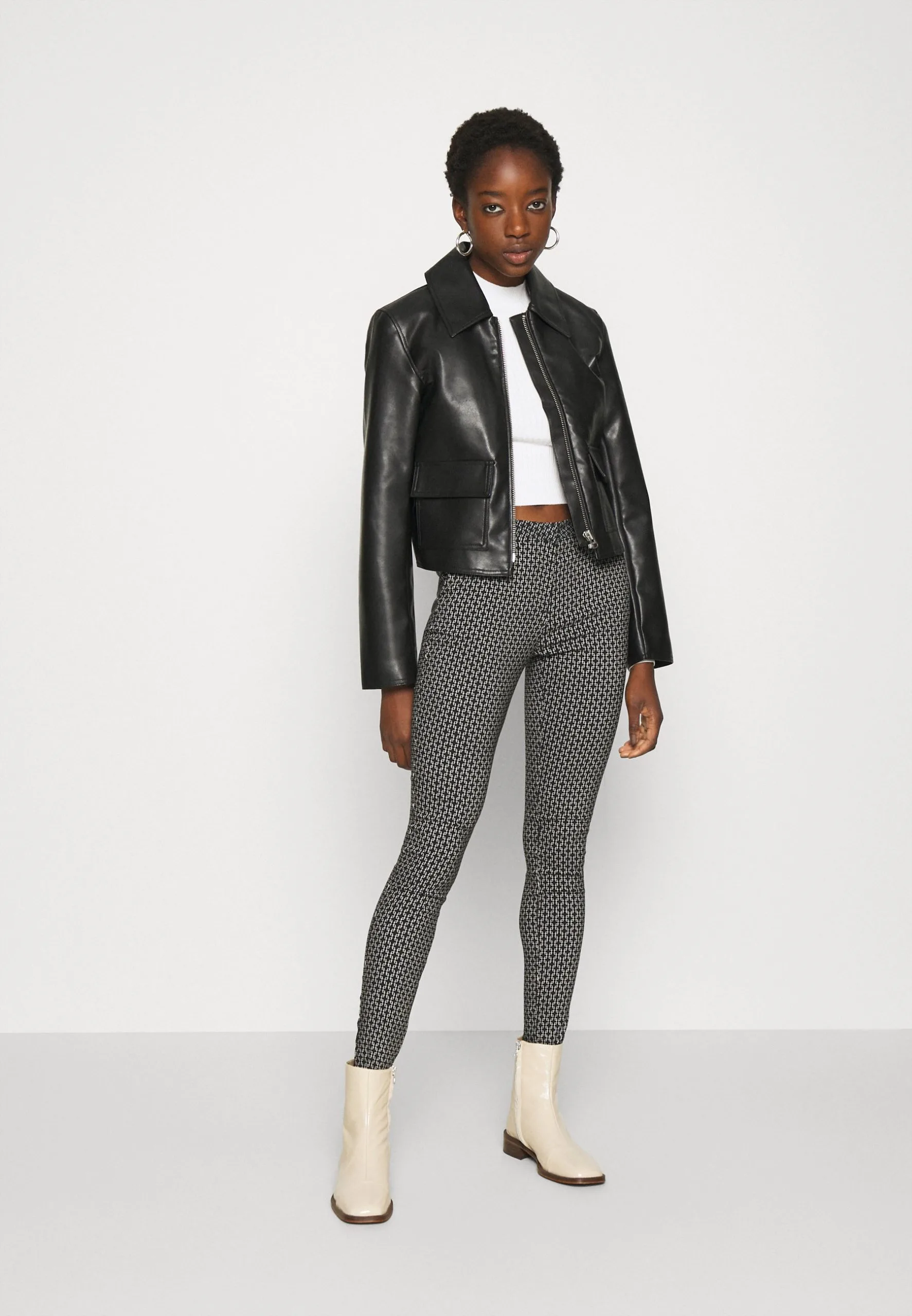 Even&Odd 2 Pack - Pullover - Black/White 4 Even&Odd 2 Pack - Pullover - Black/White – Image 2