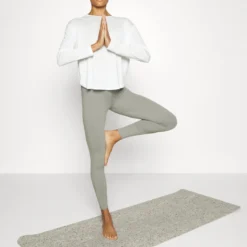 Loose Long Sleeves - T-Shirt À Manches Longues - Off-White -Even&Odd Soldes bbc527bafa5b482495ad2b2e429dfc50 scaled