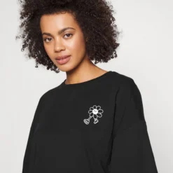 Even&Odd Liz Keep Growing Mascot / 802 - Black - T-Shirt Imprimé - 802 - Black -Even&Odd Soldes bea049fb595b44f6be9139bf4434683c scaled