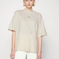 Even&Odd Liz Venus Back Print - T-Shirt Imprimé - Beige 11 Even&Odd Liz Venus Back Print - T-Shirt Imprimé - Beige -Even&Odd Soldes ddc9ce60f91c45aa93544835f4205de5 scaled