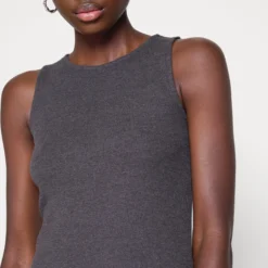 Robe Pull - Dark Grey -Even&Odd Soldes df343a736771488287ece4f695e04728 scaled