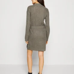 Even&Odd Loose High Neck Dress - Robe Pull - Dark Grey 10 Even&Odd Loose High Neck Dress - Robe Pull - Dark Grey -Even&Odd Soldes e38490b924c64824ad731c8c4479423b scaled