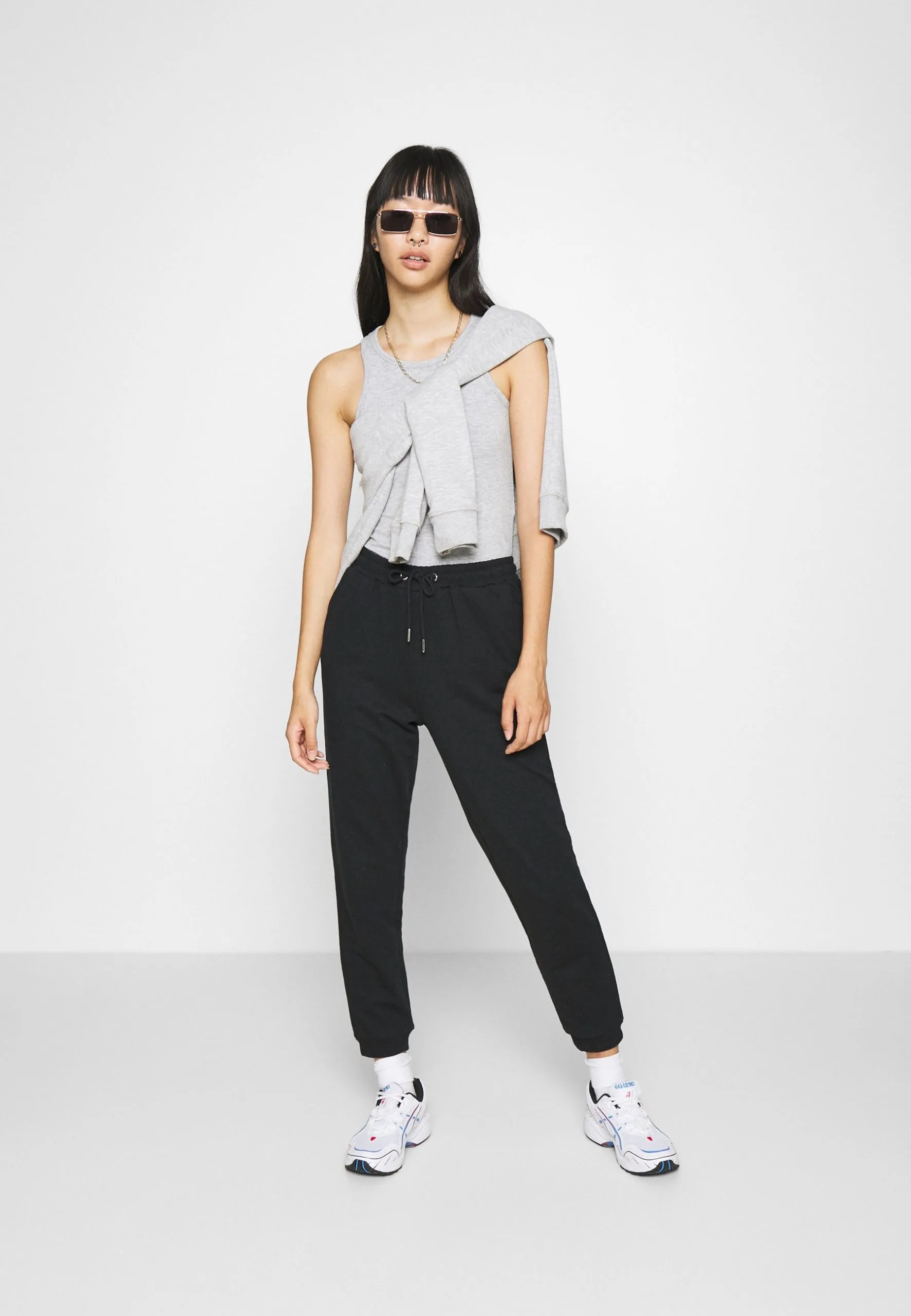 Even&Odd Regular Fit Joggers - Pantalon De Survêtement - Black 4 Even&Odd Regular Fit Joggers - Pantalon De Survêtement - Black – Image 2