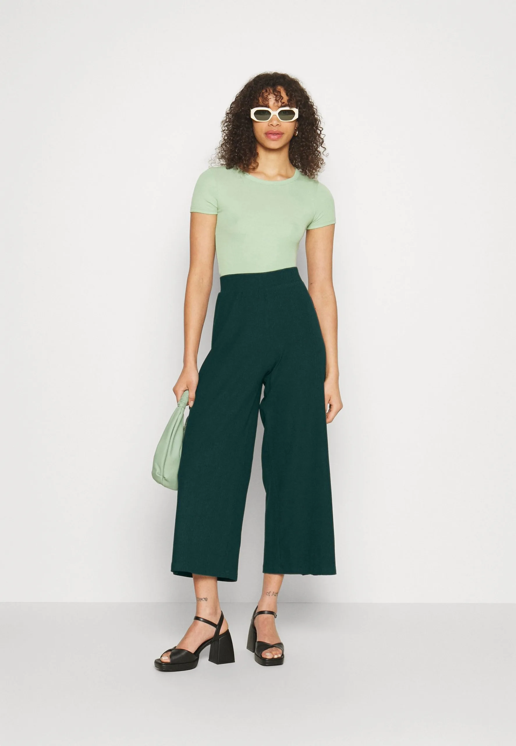 Pantalon Classique - Evergreen 4 Pantalon Classique - Evergreen – Image 2
